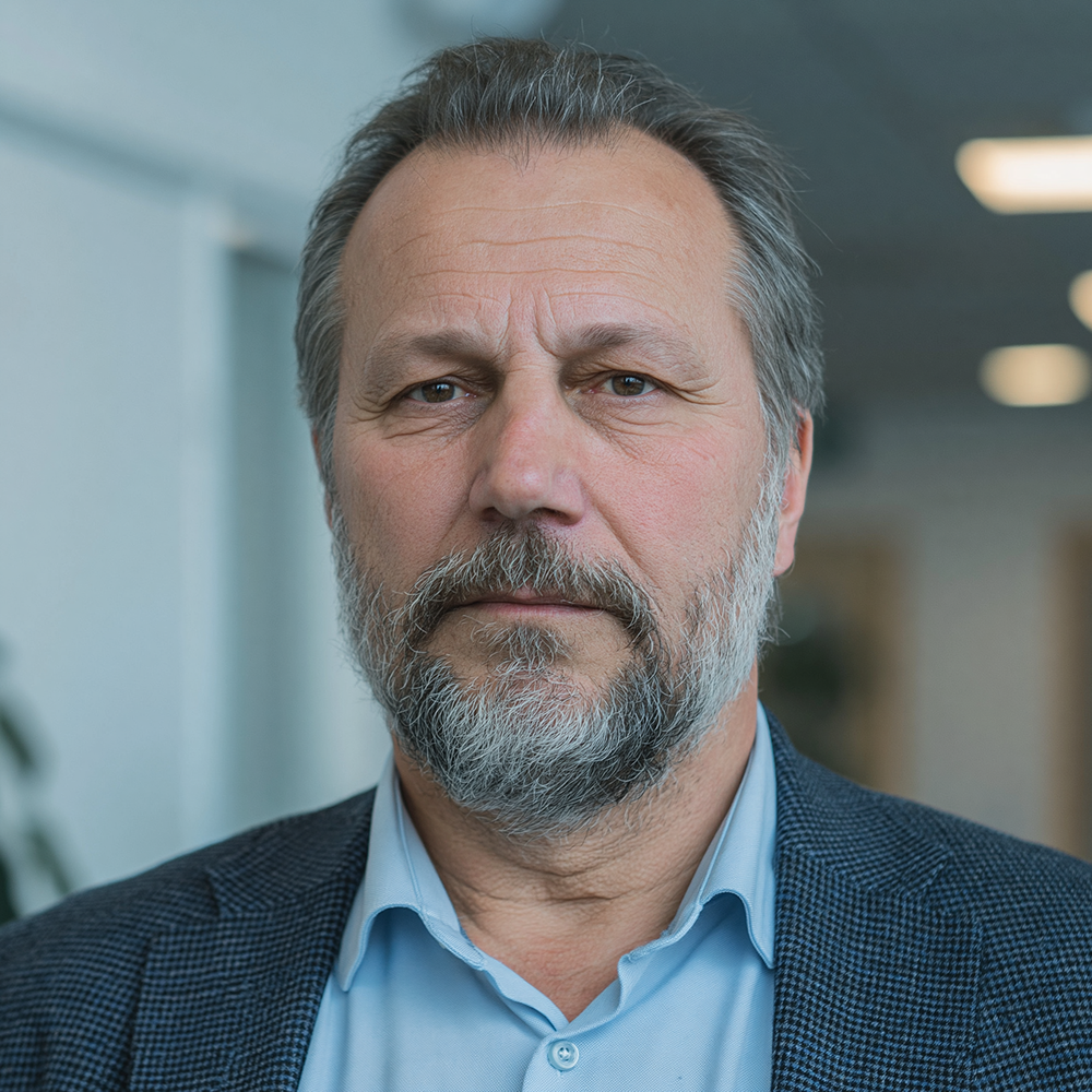 Александр Новиков
