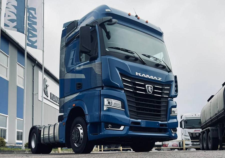 Дилер «КамАЗа» представил лимитированную версию тягача с эксклюзивным интерьером